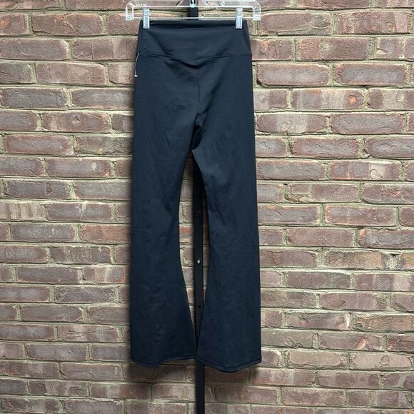 Mono B Women’s Black Flare Leggings Size Medium NEW - Picture 4 of 5